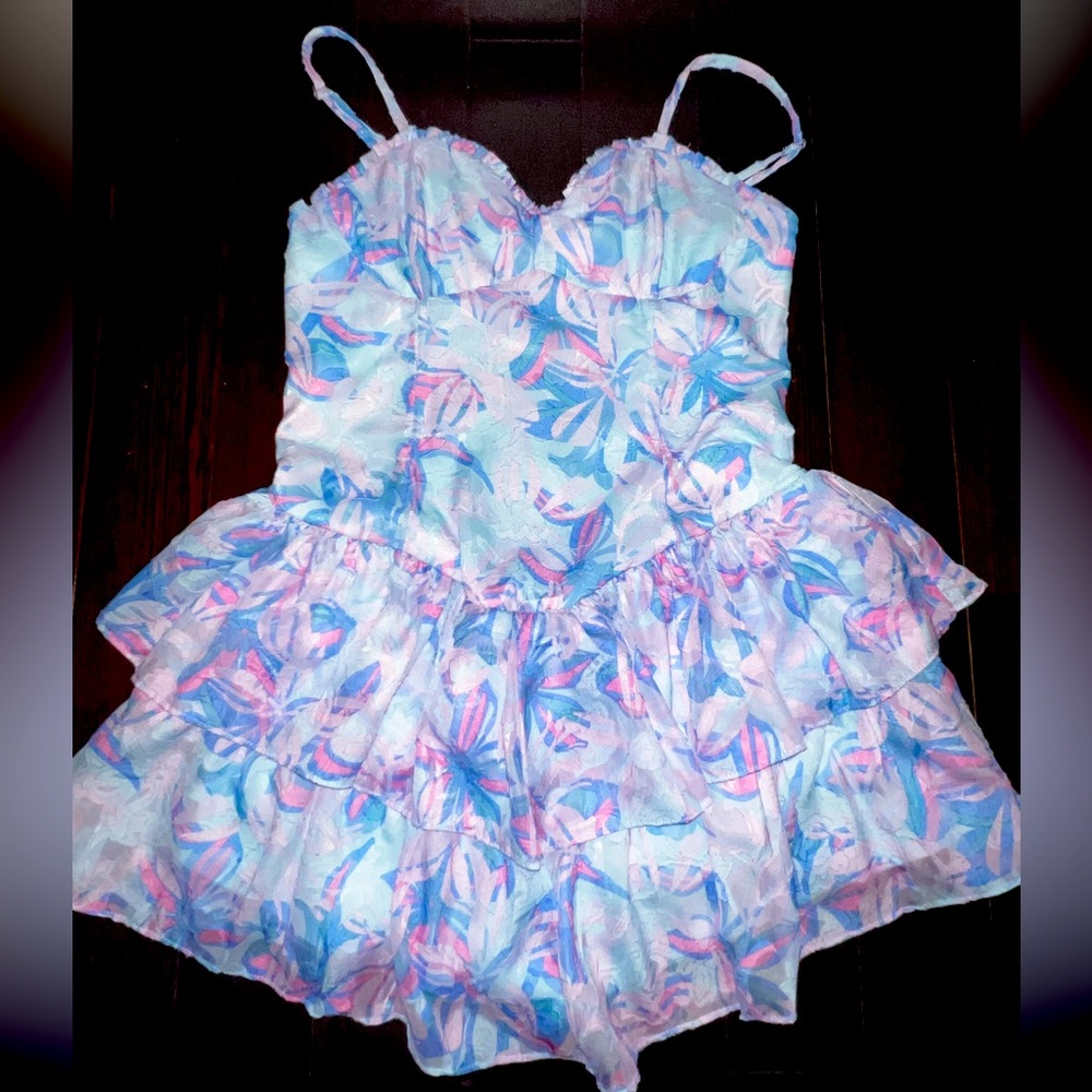 Beautiful dress for brunch and daytime wore only once